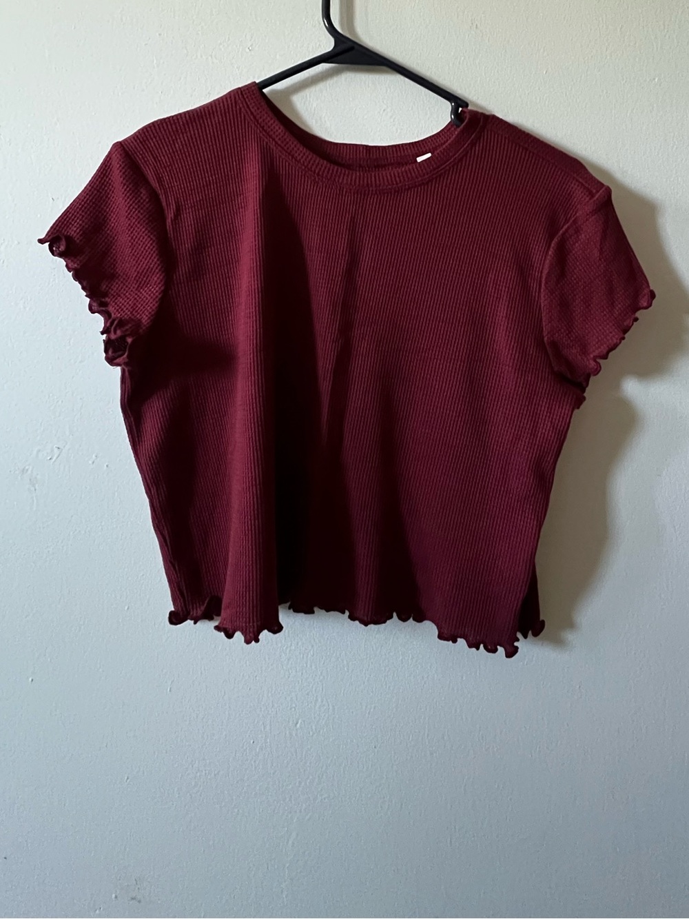 PacSun Me to We Ribbed Lettuce-Edge Crop Tee - Deep Burgundy